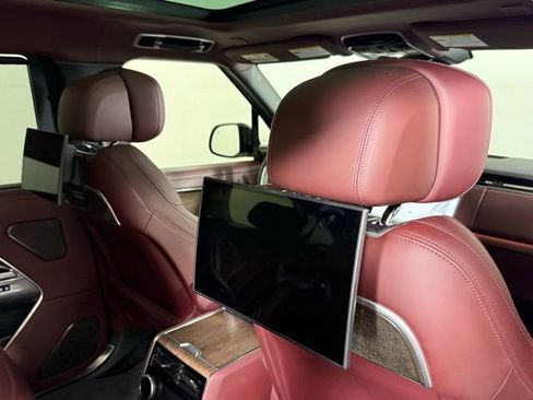 Used 2025 Land Rover Range Rover Long Wheelbase Autobiography image 26