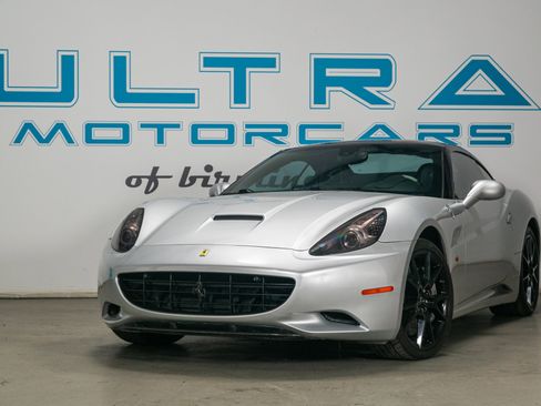 Used 2012 Ferrari California image 9