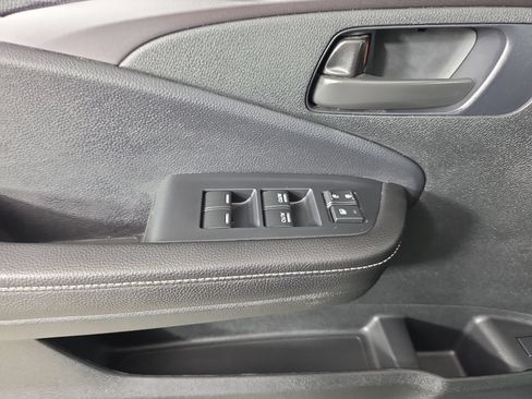 Used 2025 Honda Ridgeline Sport image 18