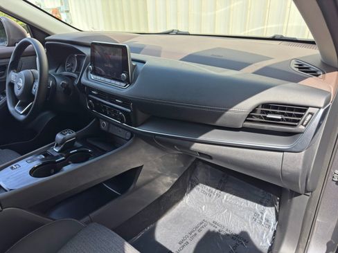 Used 2022 Nissan Rogue S FWD image 13