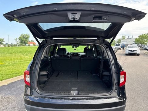 Used 2020 Honda Pilot Touring image 10