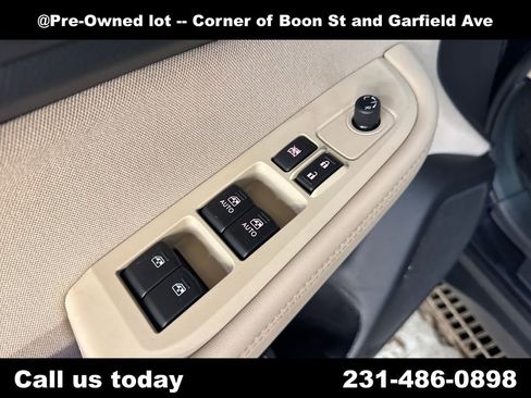 Used 2018 Subaru Outback 2.5i Premium AWD/4WD image 16