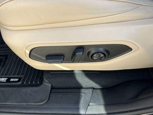 Used 2024 Jeep Grand Cherokee L Limited w/ Luxury Tech Group II image 15