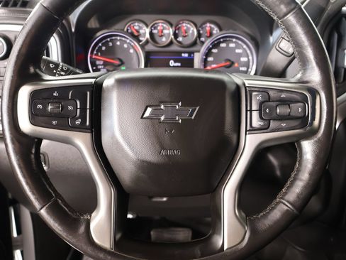 Used 2019 Chevrolet Silverado 1500 LT Trail Boss w/ Convenience Package AWD/4WD image 3