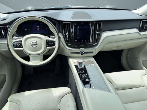 Used 2023 Volvo XC60 B5 Ultimate w/ Climate Package FWD image 17