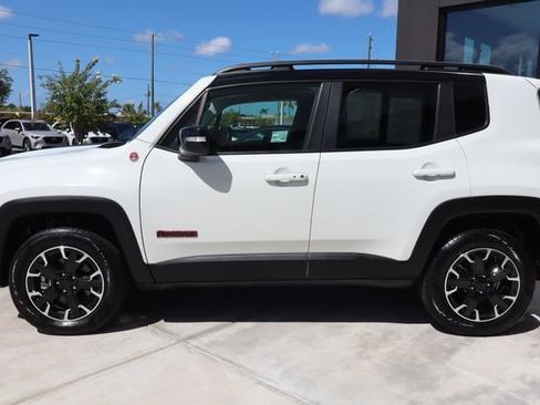 Used 2023 Jeep Renegade Trailhawk AWD/4WD image 7