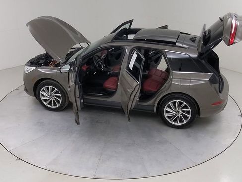 Used 2025 Lincoln Corsair Grand Touring w/ Towing Package image 54