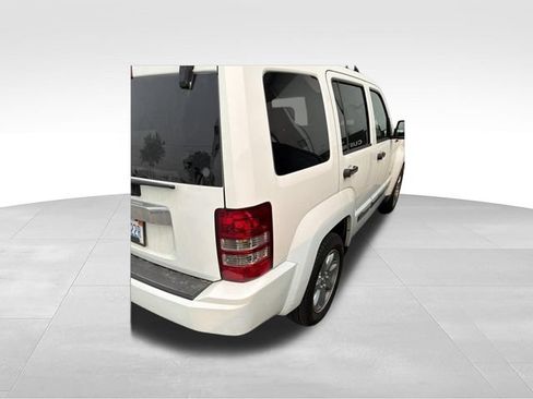 Used 2012 Jeep Liberty Sport AWD/4WD image 4