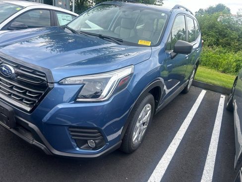 Used 2023 Subaru Forester AWD/4WD image 2
