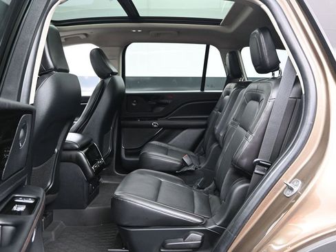 Used 2022 Lincoln Aviator Reserve w/ Equipment Group 201A AWD/4WD image 22