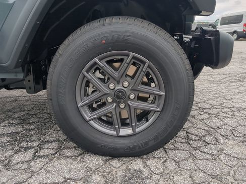 New 2025 Jeep Gladiator Sport image 9