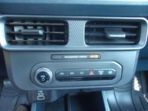 Used 2025 Ford Maverick XL AWD/4WD image 20