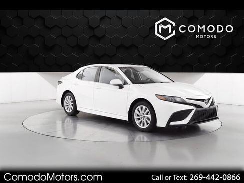 Used 2023 Toyota Camry SE image 1