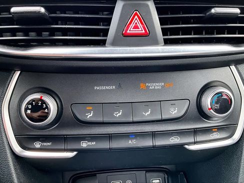 Used 2019 Hyundai Santa Fe SE FWD image 32