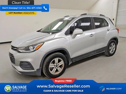 Used 2017 Chevrolet Trax LT w/ LT Convenience Package image 1