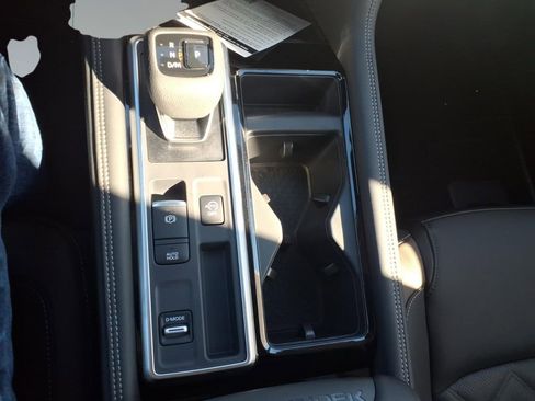 New 2026 Nissan Pathfinder Platinum image 20