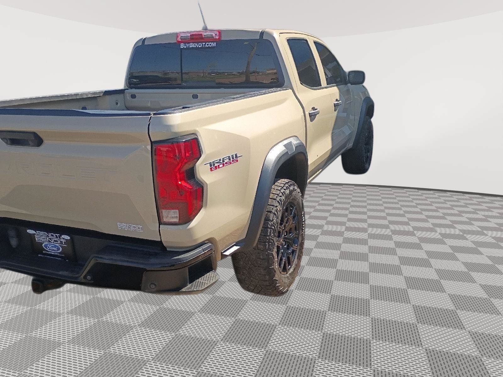 Used 2023 Chevrolet Colorado Trail Boss w/ Advanced Trailering Package AWD/4WD image 5