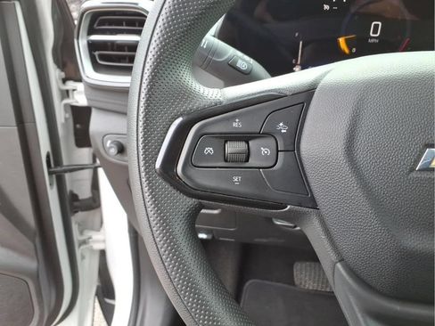 Used 2024 Chevrolet TrailBlazer LT FWD image 24
