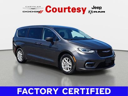 Certified 2023 Chrysler Pacifica Touring-L