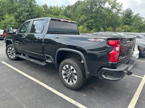 Used 2024 Chevrolet Silverado 2500 Custom w/ Custom Convenience Package AWD/4WD image 4
