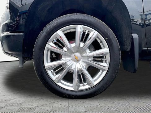 Used 2023 Chevrolet Silverado 1500 High Country w/ High Country Premium Package AWD/4WD image 37