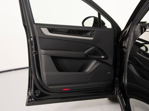 New 2026 Porsche Cayenne S image 14