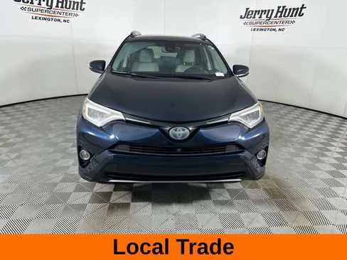 Used 2017 Toyota RAV4 Limited AWD/4WD image 4
