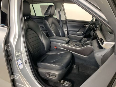 Used 2022 Toyota Highlander XLE image 39