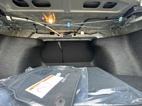 New 2026 Nissan Sentra SR w/ Floor Mat Package FWD image 18