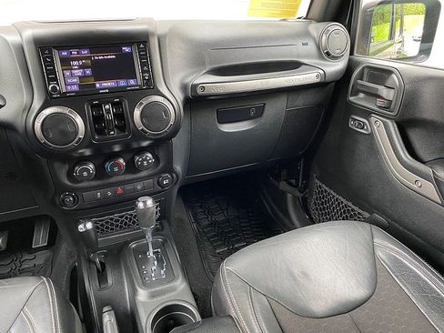 Used 2018 Jeep Wrangler Unlimited Sport AWD/4WD image 21