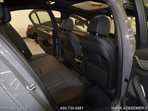 Used 2022 BMW 530e w/ Premium Package image 24