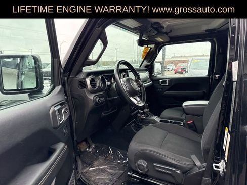 Used 2019 Jeep Wrangler Unlimited Sahara w/ Uconnect 4C Nav & Sound Group AWD/4WD image 10