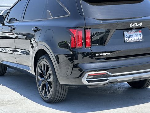 Certified 2023 Kia Sorento SX FWD image 5