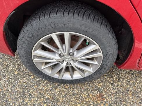 Used 2014 Toyota Corolla LE Premium FWD image 6