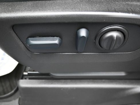 Used 2022 Chevrolet Silverado 1500 Custom Trail Boss w/ LPO, Dark Essentials Package AWD/4WD image 10