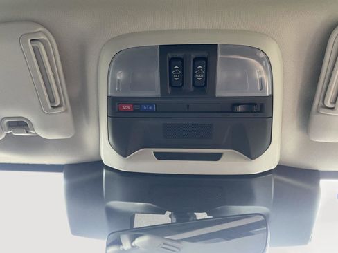 Used 2024 Subaru Crosstrek 2.5i Limited w/ Crosstrek Mirror Package image 8