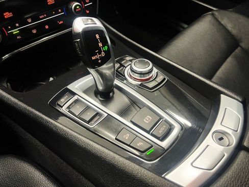 Used 2010 BMW 550i Gran Turismo xDrive image 26