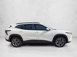 Used 2025 Chevrolet Trax LT FWD video 2