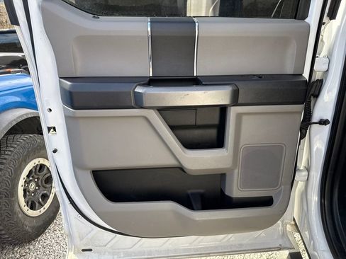 Used 2017 Ford F250 XLT image 11