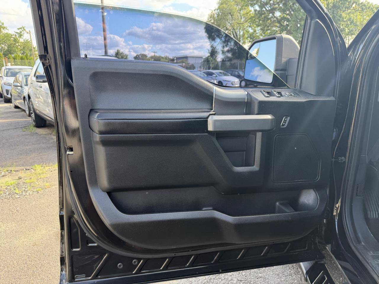 Used 2016 Ford F150 XLT w/ Equipment Group 301A Mid AWD/4WD image 14