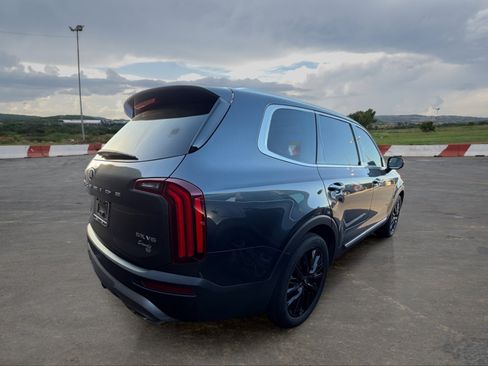 Used 2021 Kia Telluride SX w/ Towing Package FWD image 3