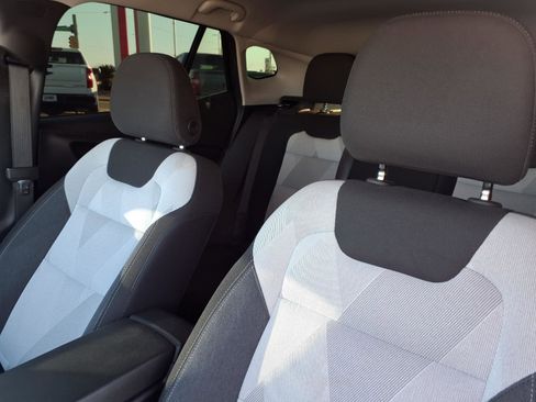 Used 2024 Chevrolet Trax LS w/ LS Convenience Package image 17