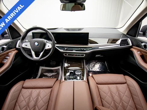 Used 2025 BMW X7 xDrive40i w/ Parking Assistance Package AWD/4WD image 13