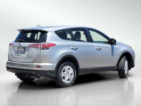 Used 2018 Toyota RAV4 LE w/ All Weather Liner Package FWD image 4