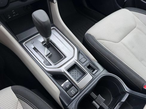 Used 2022 Subaru Forester AWD/4WD image 19