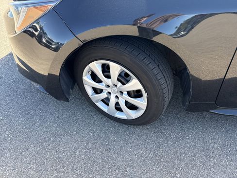 Used 2021 Toyota Corolla LE image 10