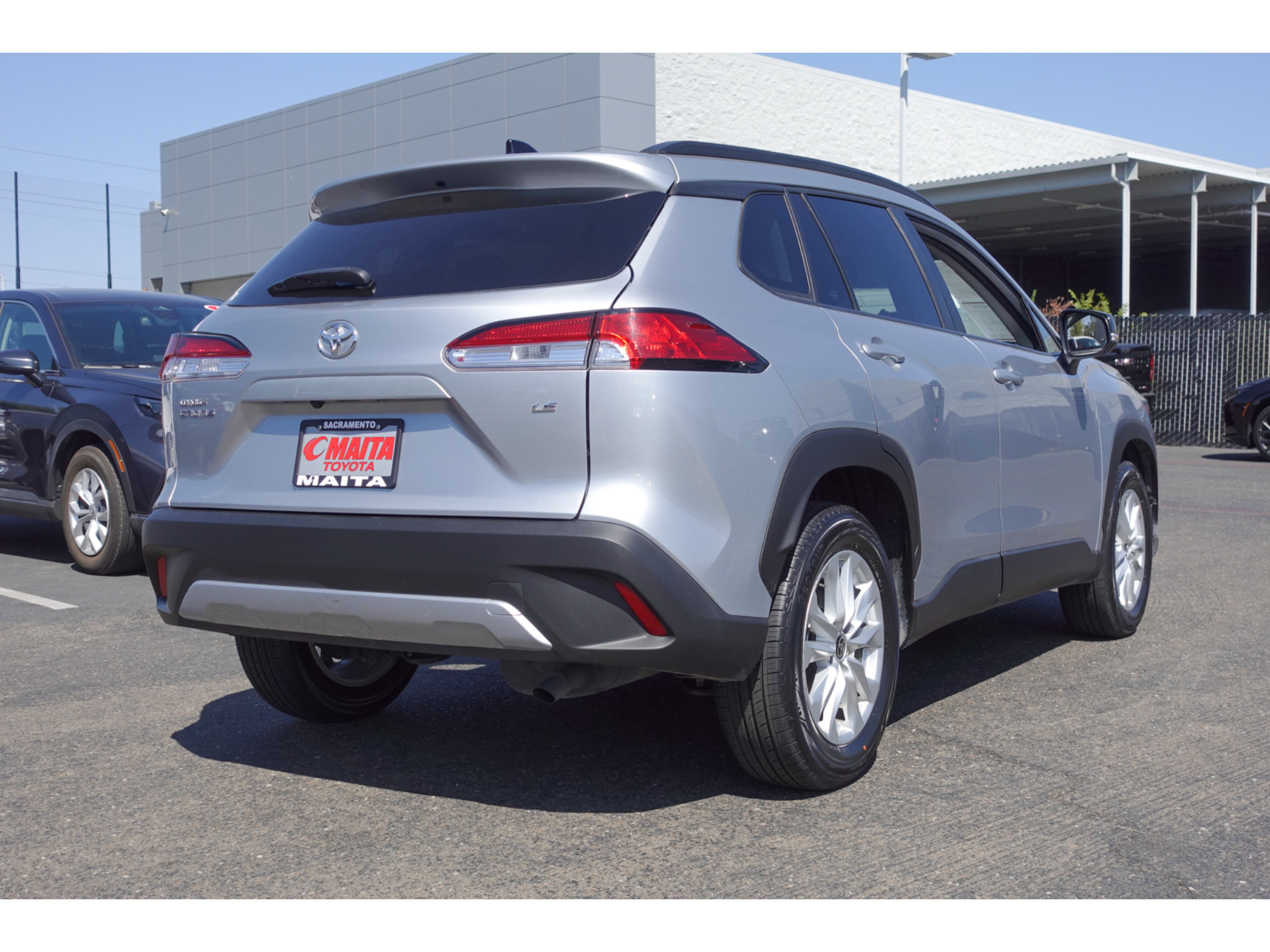 Certified 2025 Toyota Corolla Cross LE FWD image 3