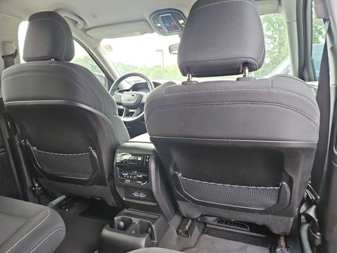Used 2023 Jeep Grand Cherokee L Laredo RWD image 18
