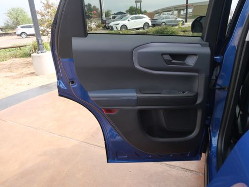 Used 2024 Ford Bronco Sport Outer Banks image 9