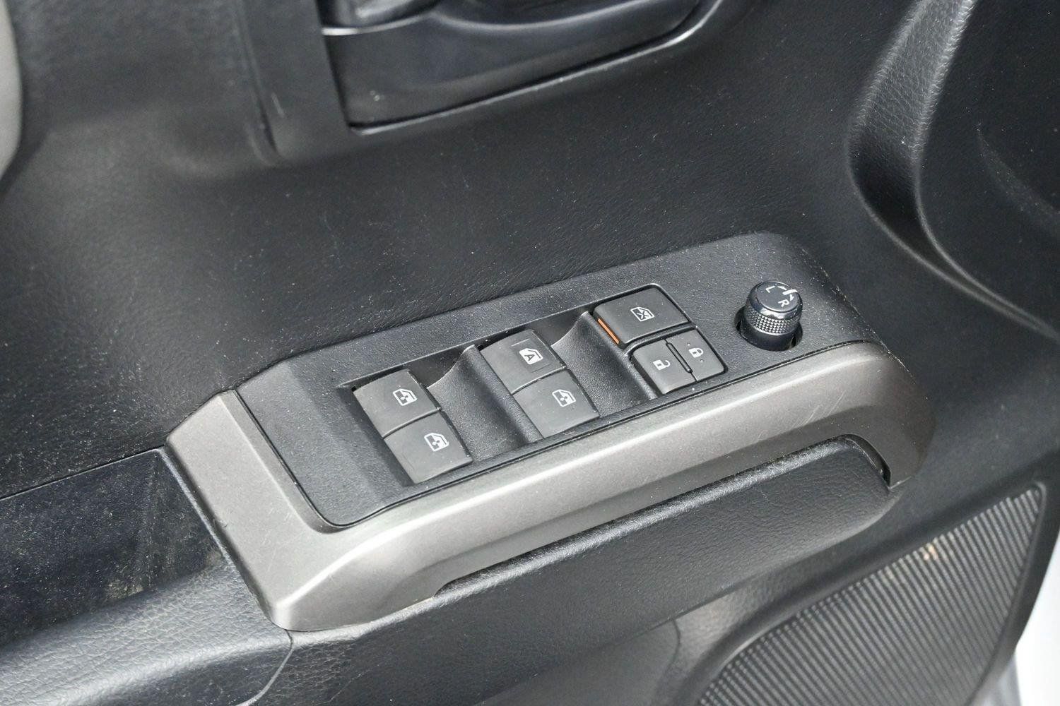 Used 2019 Toyota Tacoma SR5 AWD/4WD image 10